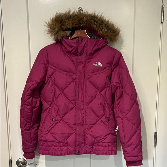 The North Face Magenta Quilted Jacket with Faux Fur Hood Sz S - Picture 1 of 13